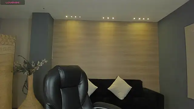 Snapshot of AmberColors_ chatting on 10-08-25, 07:14 AmberColors online show from 10-08-25, 07:14