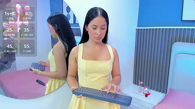 lily  star online show from 12-17-25, 03:22