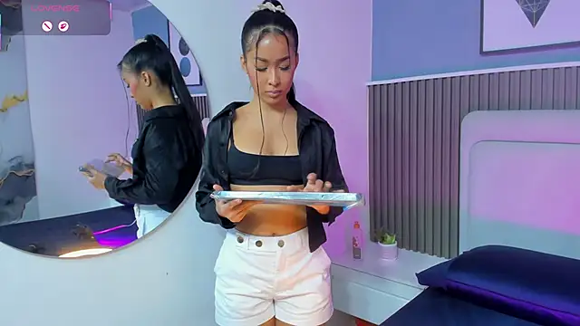 lily  star online show from 10-19-25, 03:20