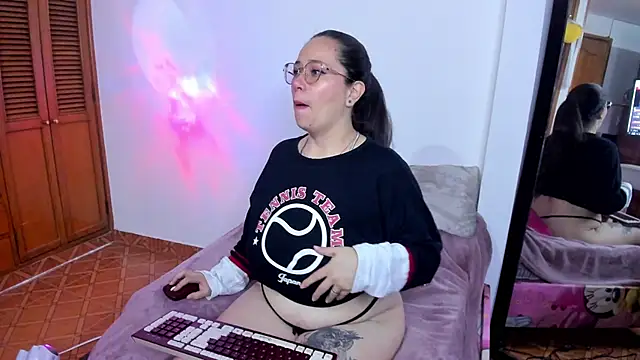 Ashley Monroe online show from 03-09-26, 08:23