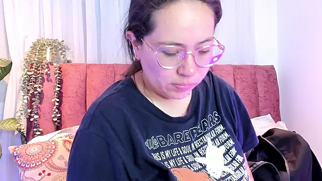 Snapshot of Ashley_Monroe chatting on 11-06-25, 11:36 Ashley Monroe online show from 11-06-25, 11:36