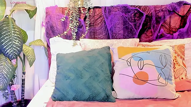 Snapshot of Ashley_Monroe chatting on 11-03-25, 11:47 Ashley Monroe online show from 11-03-25, 11:47