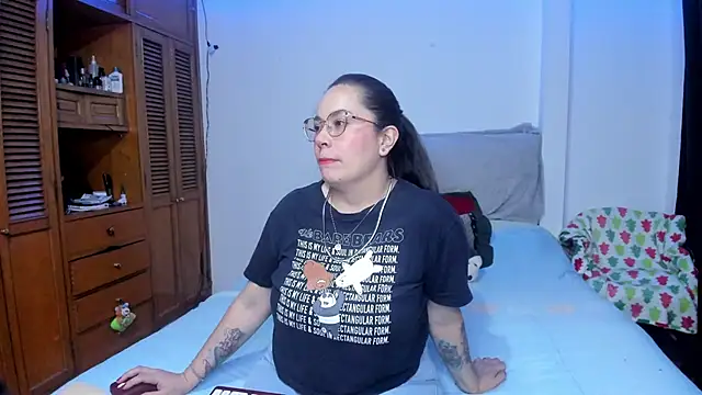 Ashley Monroe online show from 03-25-26, 07:35