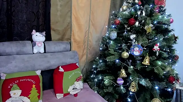 Snapshot of Ashley_Monroe chatting on 12-16-25, 01:59 Ashley Monroe online show from 12-16-25, 01:59