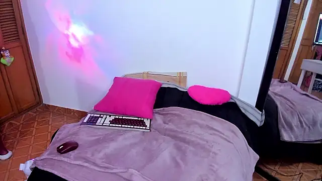 Snapshot of Ashley_Monroe chatting on 02-13-26, 05:24 Ashley Monroe online show from 02-13-26, 05:24