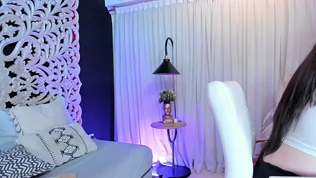 Snapshot of Ashley_Monroe chatting on 09-22-25, 07:42 Ashley Monroe online show from 09-22-25, 07:42