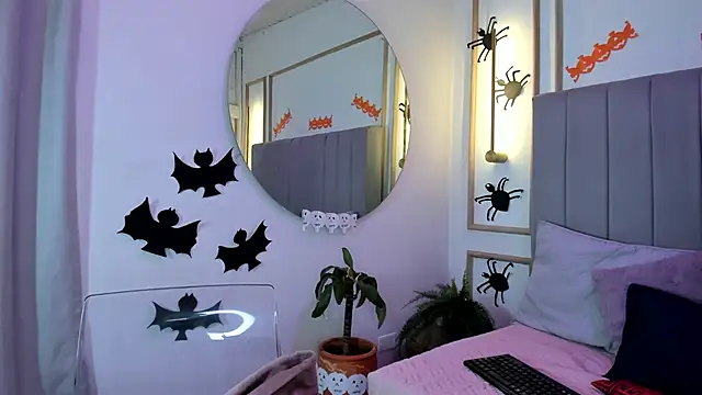 Snapshot of Ashley_Monroe chatting on 10-10-25, 11:55 Ashley Monroe online show from 10-10-25, 11:55