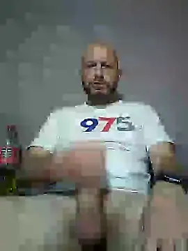 Snapshot of danmep8387 chatting on 07-10-26, 10:10 danmep8387 online show from 07-10-26, 10:10