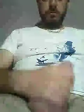 Snapshot of danmep8387 chatting on 10-19-25, 04:59 danmep8387 online show from 10-19-25, 04:59