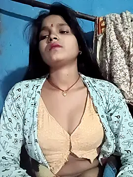Snapshot of Harini_Gautam chatting on 11-15-25, 06:34 Harini Gautam online show from 11-15-25, 06:34