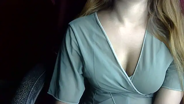 heartless Queen online show from 04-15-26, 05:24