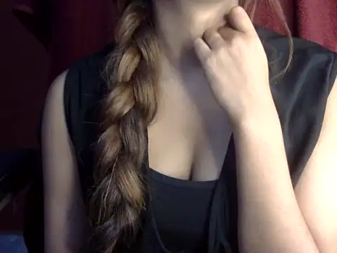 Snapshot of heartless_Queen chatting on 10-30-25, 05:06 heartless Queen online show from 10-30-25, 05:06