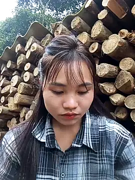 Snapshot of EllyBaby20 chatting on 02-17-26, 01:03 EllyBaby20 online show from 02-17-26, 01:03