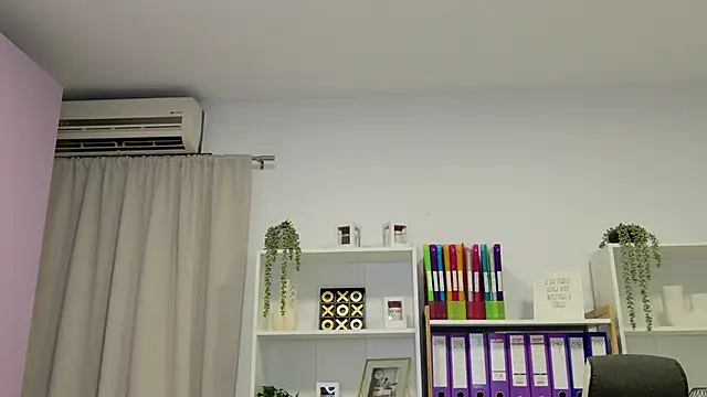Snapshot of RubiHarper chatting on 06-20-26, 02:27 RubiHarper online show from 06-20-26, 02:27