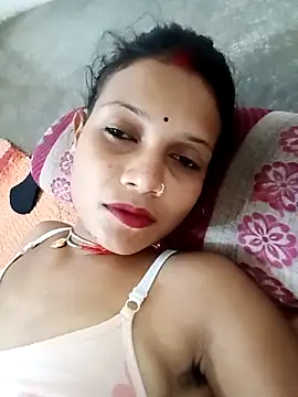 Snapshot of Chandni_Love143 chatting on 09-23-25, 05:25 Chandni Love143 online show from 09-23-25, 05:25