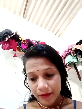 Snapshot of Chandni_Love143 chatting on 09-09-25, 04:11 Chandni Love143 online show from 09-09-25, 04:11