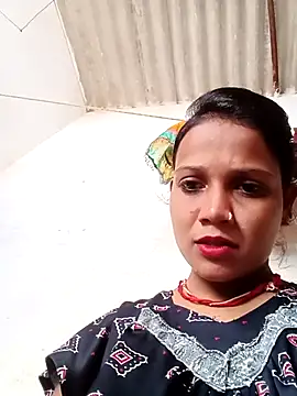 Snapshot of Chandni_Love143 chatting on 10-12-25, 05:42 Chandni Love143 online show from 10-12-25, 05:42
