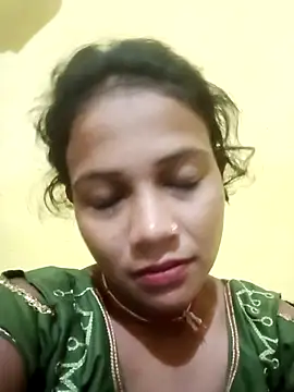 Snapshot of Chandni_Love143 chatting on 10-20-25, 12:24 Chandni Love143 online show from 10-20-25, 12:24