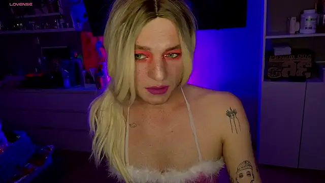 Snapshot of Kkkylie chatting on 02-04-26, 04:57 Kkkylie online show from 02-04-26, 04:57