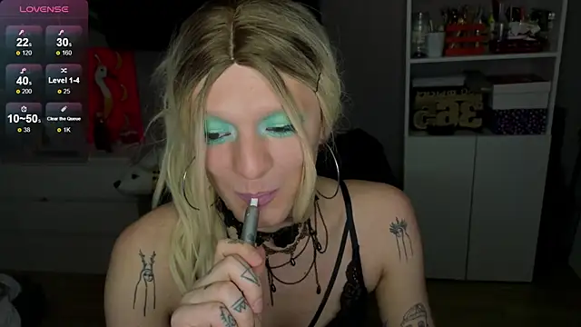 Snapshot of Kkkylie chatting on 02-17-26, 02:09 Kkkylie online show from 02-17-26, 02:09