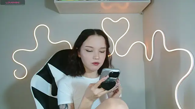 Snapshot of DemiWildcat chatting on 10-26-25, 10:26 DemiWildcat online show from 10-26-25, 10:26