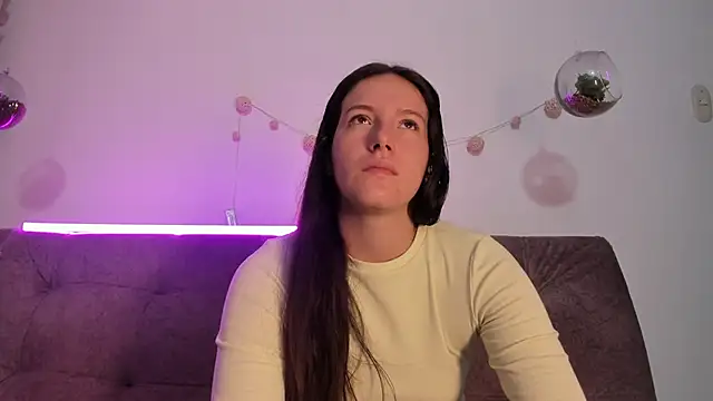 Snapshot of katalella_brown1 chatting on 10-02-25, 11:24 katalella brown1 online show from 10-02-25, 11:24