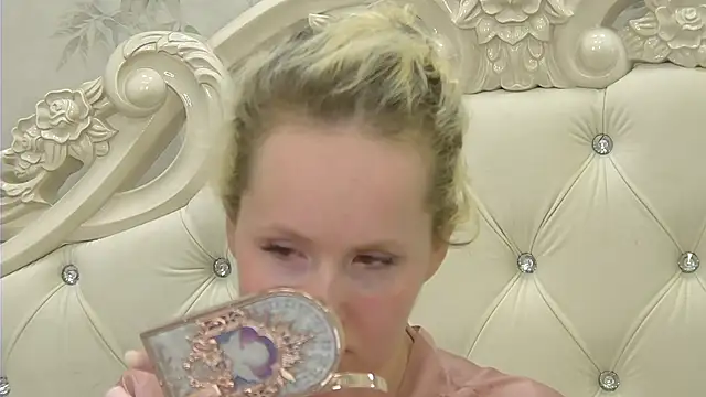 EllieFrosty  online show from 10-26-25, 03:56