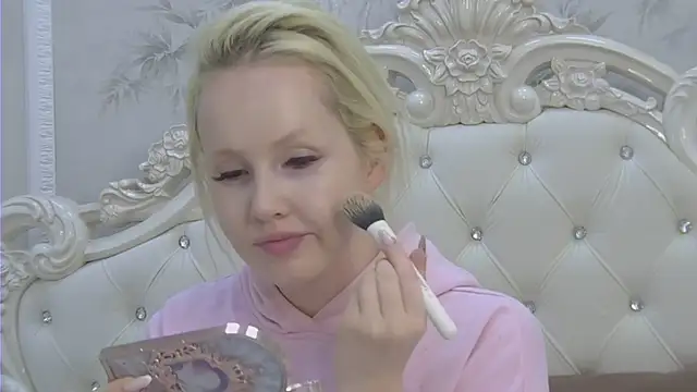 Snapshot of EllieFrosty_ chatting on 06-10-26, 04:30 EllieFrosty online show from 06-10-26, 04:30