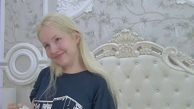 Snapshot of EllieFrosty_ chatting on 05-15-26, 02:53 EllieFrosty online show from 05-15-26, 02:53
