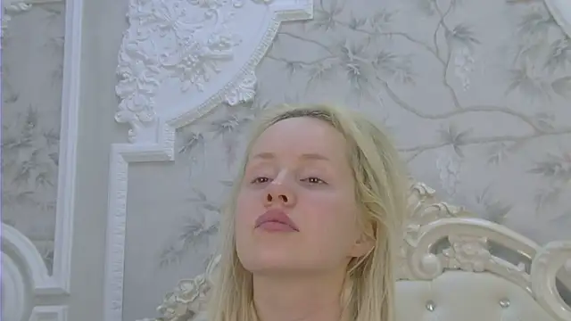 Snapshot of EllieFrosty_ chatting on 06-01-26, 11:04 EllieFrosty online show from 06-01-26, 11:04