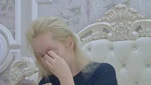 Snapshot of EllieFrosty_ chatting on 05-14-26, 12:51 EllieFrosty online show from 05-14-26, 12:51