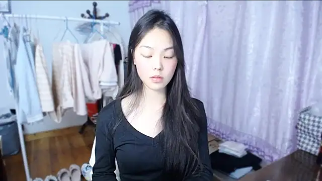 yao-yao  online show from 11-22-25, 01:54