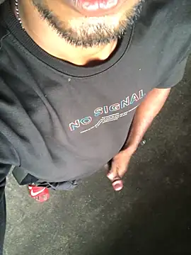 Snapshot of kavi1q1 chatting on 10-15-25, 01:15 kavi1q1 online show from 10-15-25, 01:15