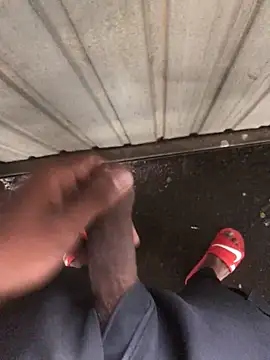 Snapshot of kavi1q1 chatting on 10-22-25, 12:54 kavi1q1 online show from 10-22-25, 12:54