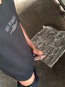 Snapshot of kavi1q1 chatting on 10-31-25, 12:51 kavi1q1 online show from 10-31-25, 12:51