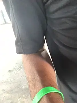 Snapshot of kavi1q1 chatting on 10-09-25, 01:06 kavi1q1 online show from 10-09-25, 01:06