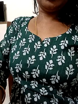 Snapshot of Rithya27 chatting on 03-31-26, 02:41 Rithya27 online show from 03-31-26, 02:41