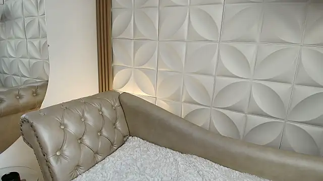 Lily rousee  online show from 04-10-26, 12:45