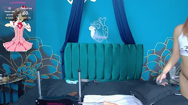 Maylu Fox online show from 12-16-25, 11:58