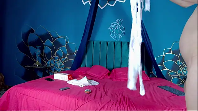 Maylu Fox online show from 10-04-25, 12:28