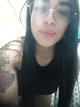 Snapshot of Linda_Saenz_ chatting on 09-22-25, 03:23 Linda Saenz online show from 09-22-25, 03:23