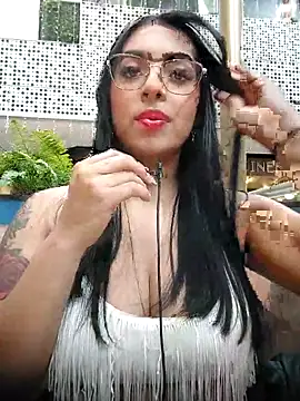Snapshot of Linda_Saenz_ chatting on 11-21-25, 08:41 Linda Saenz online show from 11-21-25, 08:41