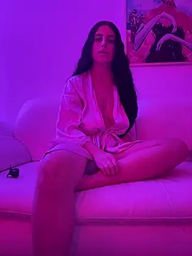 Snapshot of baddieworld1 chatting on 05-21-26, 01:30 baddieworld1 online show from 05-21-26, 01:30