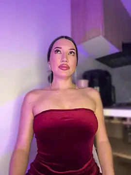 Bella-taylorr online show from 04-09-26, 04:47