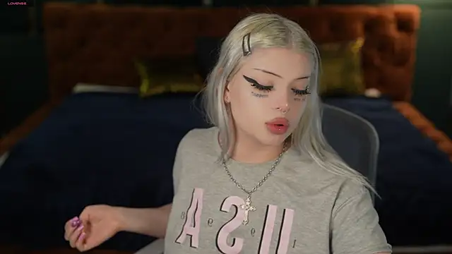 Yuki sun online show from 11-22-25, 03:33