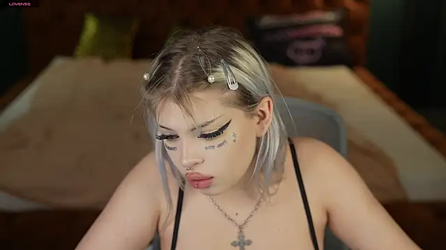 Yuki sun online show from 10-30-25, 07:22