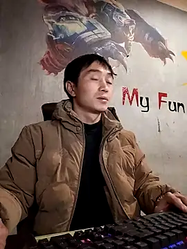 Snapshot of Boytasexy chatting on 12-16-25, 03:33 Boytasexy online show from 12-16-25, 03:33