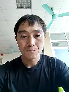 Snapshot of Boytasexy chatting on 11-23-25, 04:22 Boytasexy online show from 11-23-25, 04:22