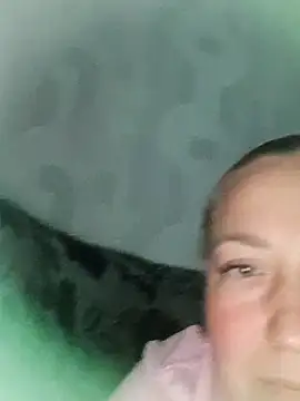 Kiss Eva online show from 09-30-25, 01:50