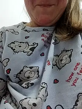 Kiss Eva online show from 02-10-26, 05:12